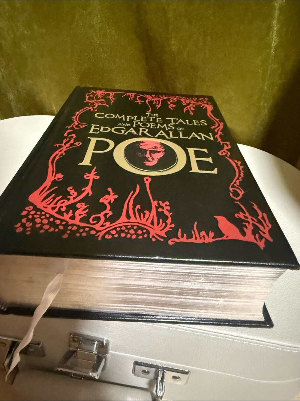 The Complete Tales and Poems of Edgar Allan Poe - Black & Redu Hardcover